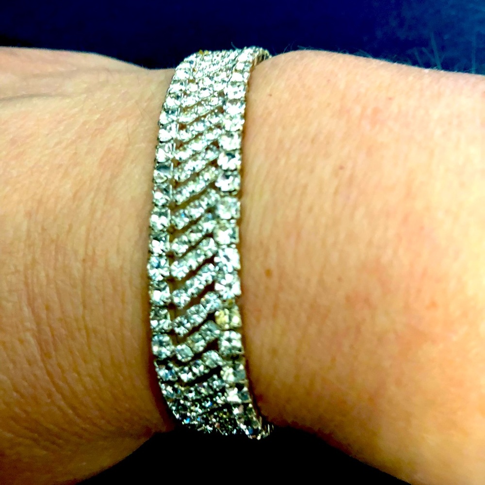 Stretchy Rhinestone Bracelet